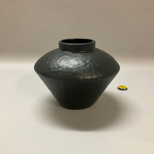Black Modern Bow Vase