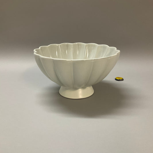 Cream Scalloped Edge Serving Bowl