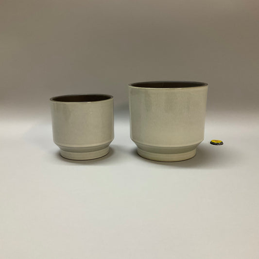 Gray Planters