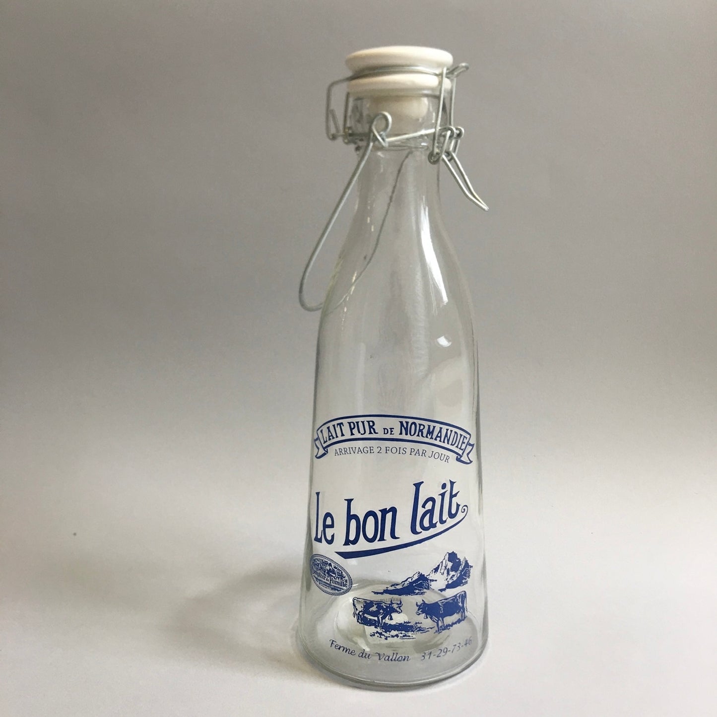 Le Bon Lait Milk Bottle with Attachable Lid